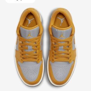 Woman’s Jordan 1 Low Chutney